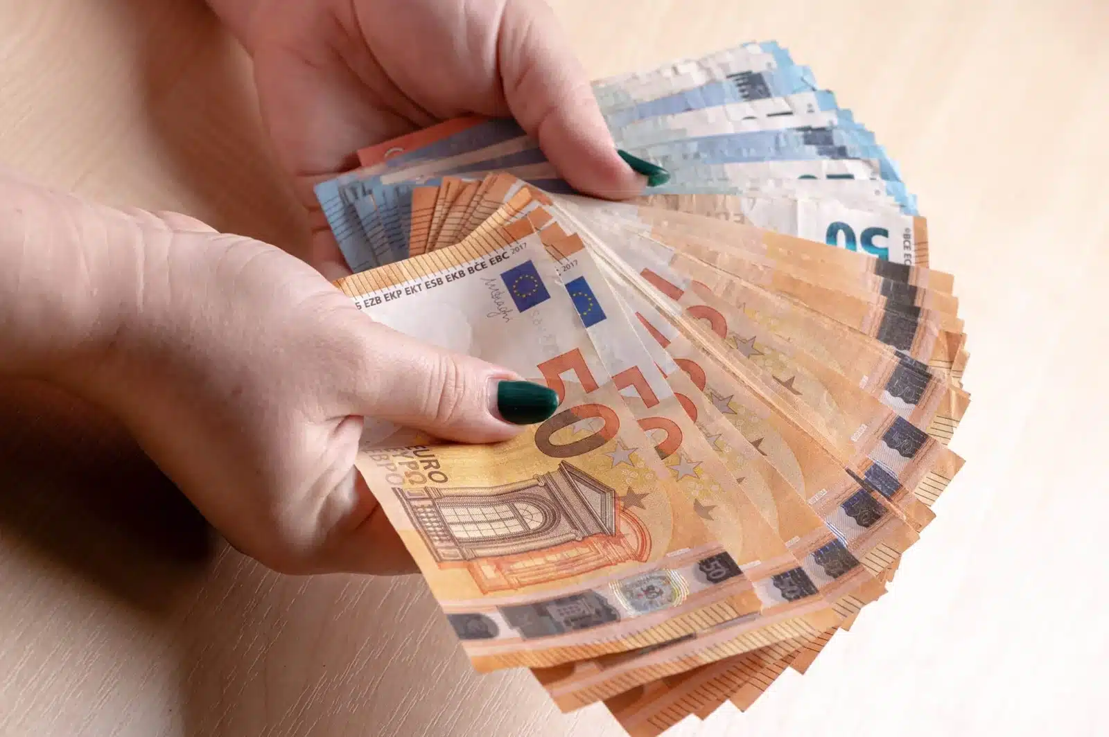 c'est officiel, depuis le 1er janvier, l’argent de poche et les dons familiaux doivent désormais être déclarés via cette plateforme