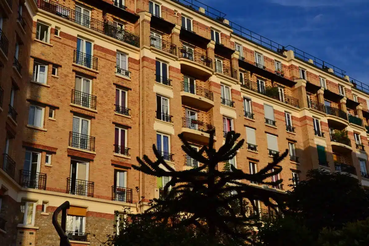 c'est officiel, il n'est désormais plus possible d’accéder à un logement social au delà de cette somme en 2026